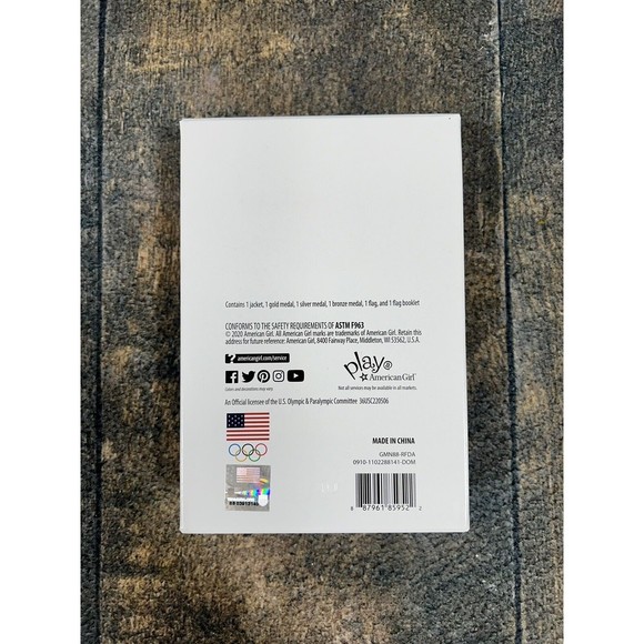 American Girl Team USA Medal Ceremony Kit For 18” Dolls! New! Jacket, Flag! - Picture 3 of 4